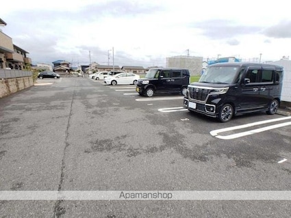 メゾン・ド・シュシュ　Ｂ棟[2LDK/52.51m2]の駐車場2