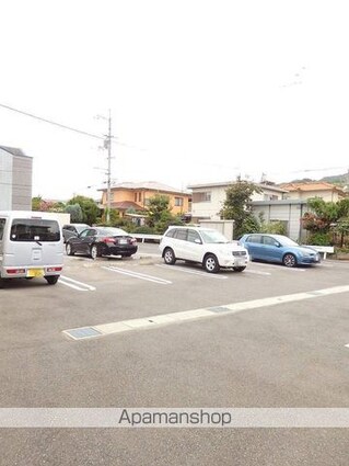 グランツ大町Ⅱ[1K/32.9m2]の駐車場2