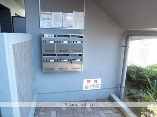 バードバレーEASTの玄関写真