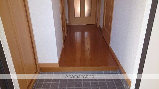 和歌山県和歌山市西浜[2LDK/64.98m2]の玄関