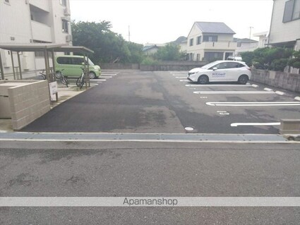 ミル・クレール和歌浦シーサイドヴィラ[2LDK/67.31m2]の駐車場2