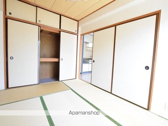 NEWESTIの内装写真