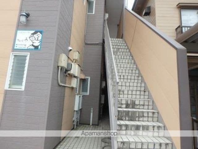 クレセントイーグルの玄関写真