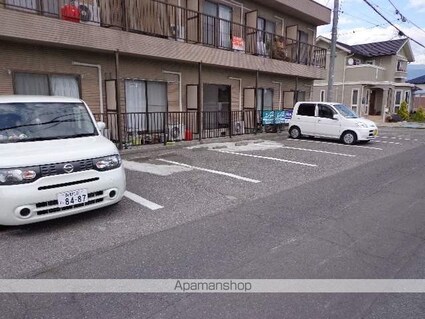 サンライズ笹部[1DK/26.4m2]の駐車場
