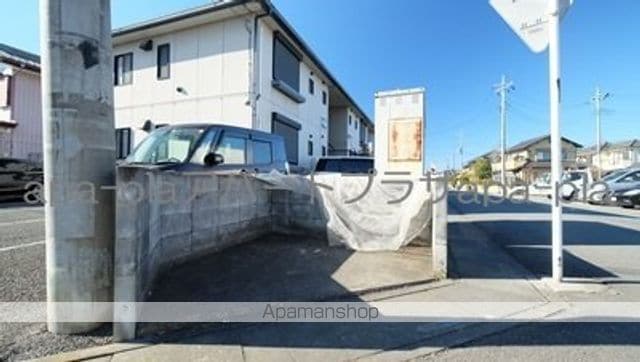 ノーブルシャトー1番館の外観写真