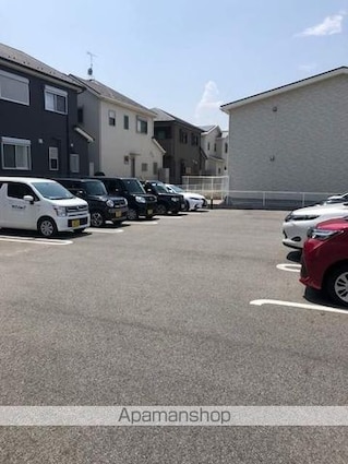 ソレイユカヤノⅢ[1LDK/46.68m2]の駐車場2