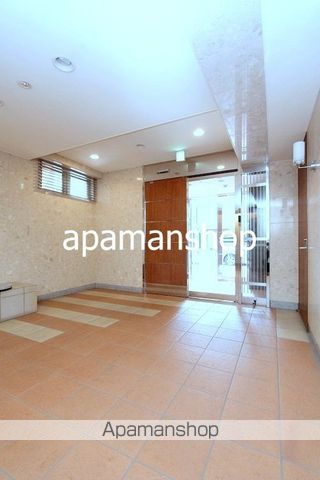 ジュネーゼグラン上本町の玄関写真