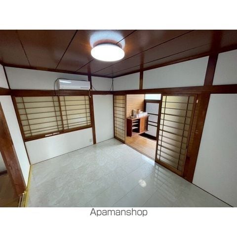 八幡町戸建の内装写真