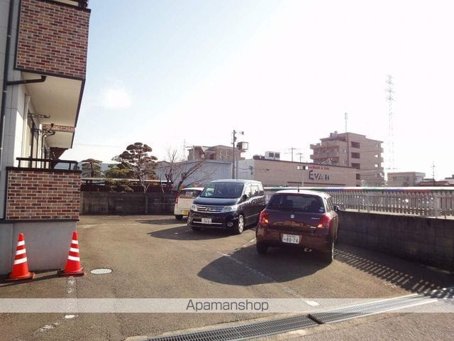 高知県高知市南久万[2DK/47.2m2]の駐車場
