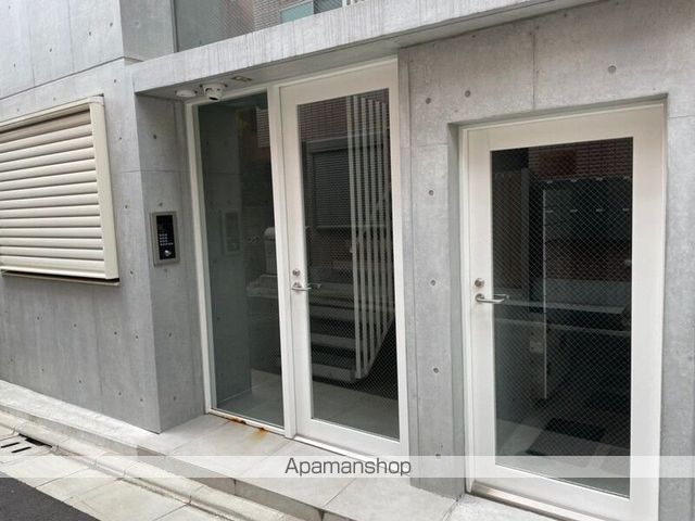 LUDENS荏原中延の玄関写真