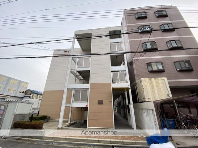 レオパレスHOMES’Uの外観写真