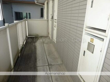 滋賀県近江八幡市鷹飼町[2DK/44.71m2]のロビー