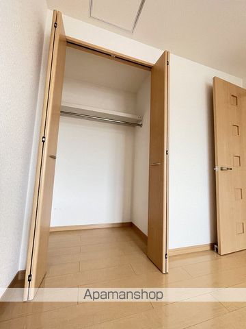 リビングタウン山の手Eの内装写真