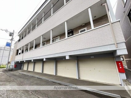 ＷＩＳＤＯＭ　ＨＯＵＳＥ[2LDK/58.9m2]の駐車場