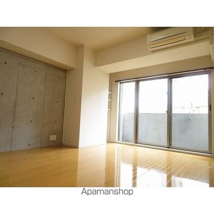 ユニロイヤル九段南[1K/40.09m2]のリビング・居間