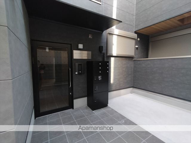 ヴェルメゾン吹田元町の玄関写真