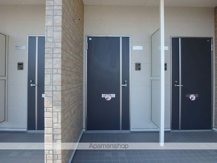 ヴィラ　エスポアール[1LDK/44.52m2]のエントランス