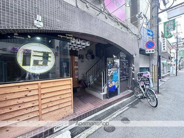 ハヤトビルの玄関写真