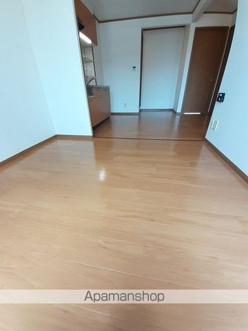 セピアIIの内装写真