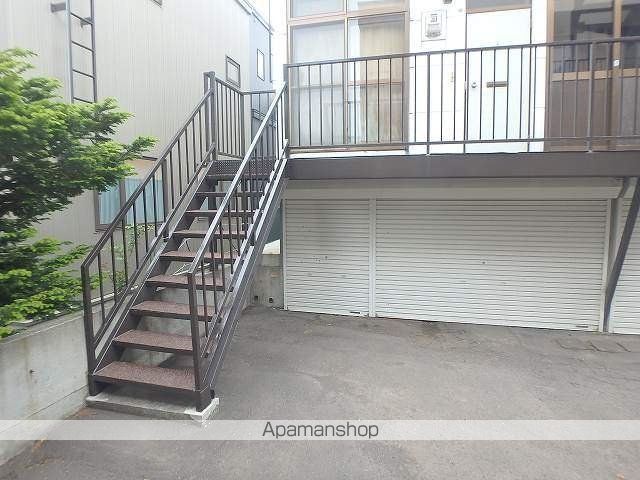 五条マンションBの玄関写真