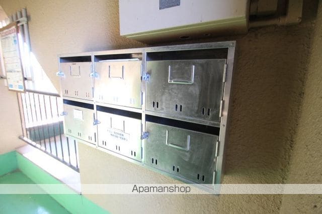 タカバシハイツの玄関写真