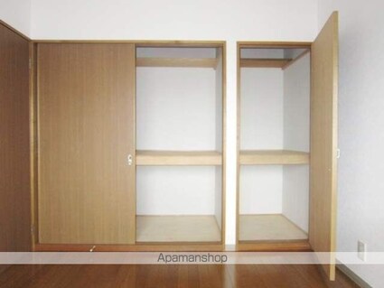 小根山ビル[2LDK/62m2]の収納