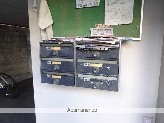 ピープルハウスIの玄関写真