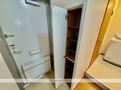 レオパレスアズマ[1K/23.18m2]の玄関2