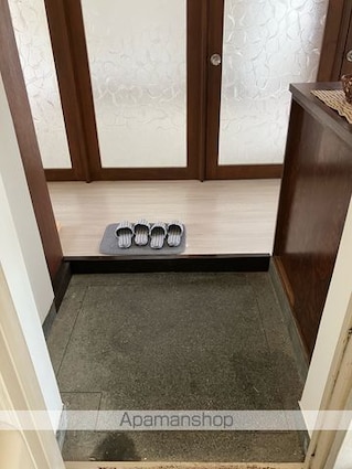 愛媛県新居浜市宇高町１丁目[2LDK/50.58m2]の玄関