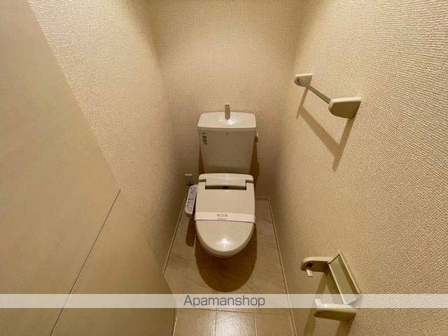 ゼルコバの内装写真