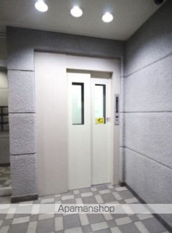フラットフォーアイザワの内装写真