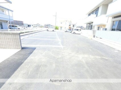 グローラ[2LDK/57.63m2]の駐車場