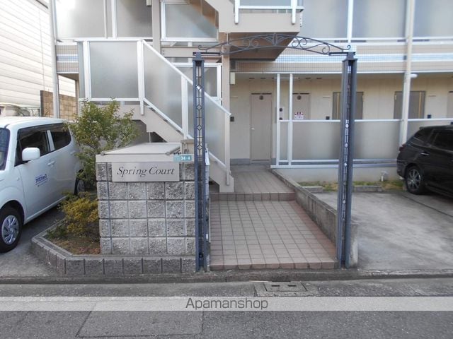 スプリングコートの玄関写真