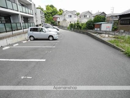 エクシード二ツ木Ｃ棟[1LDK/40.78m2]の駐車場2