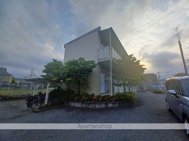 レオパレスアクアの玄関写真