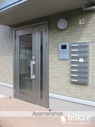 MIUMU B棟の玄関写真