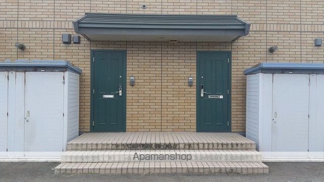 ローズコートまちあいの玄関写真