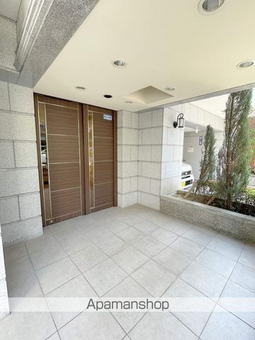 RESIUR−H心斎橋VITAの玄関写真