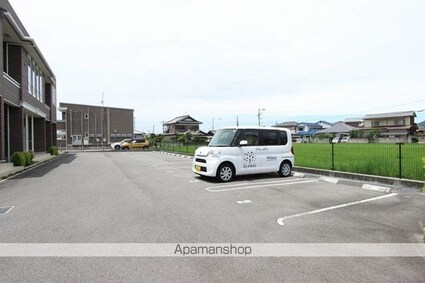 ラ・ルーチェ[2LDK/56.68m2]の駐車場