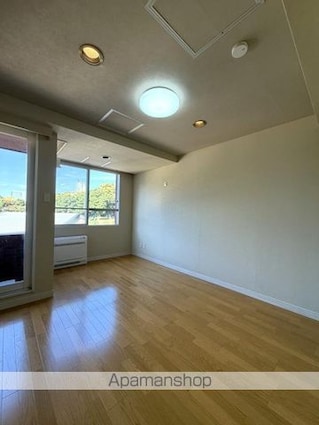 ロジマン西麻布[1R/19.31m2]の玄関