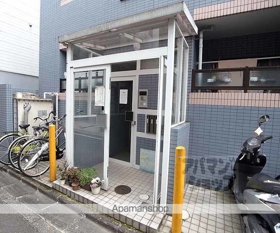 コスモハイツ出町の玄関写真