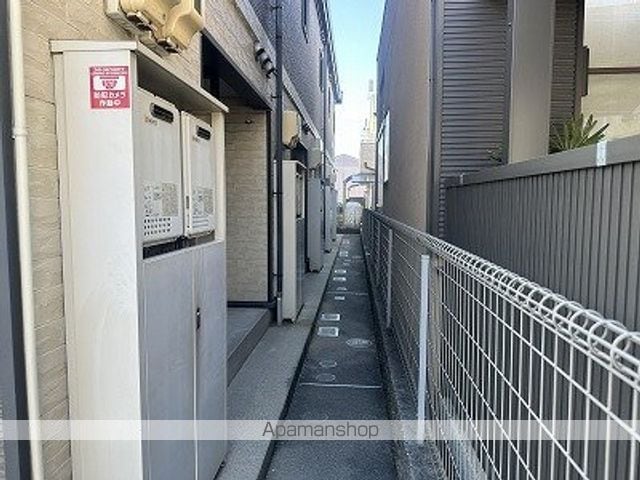 レオパレスアヴェニール枇杷島の玄関写真