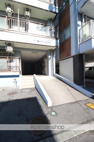 アークハイツ富田町の玄関写真
