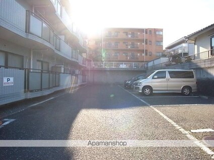 アベニール[3DK/62.75m2]の駐車場