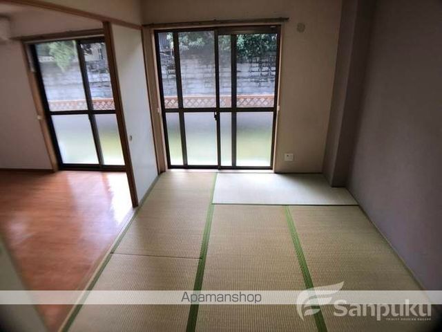 フォブールトロワ片岡の内装写真