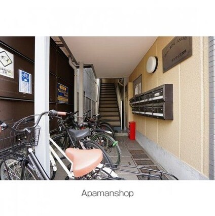 東京都目黒区上目黒５丁目[1R/21m2]のエントランス1