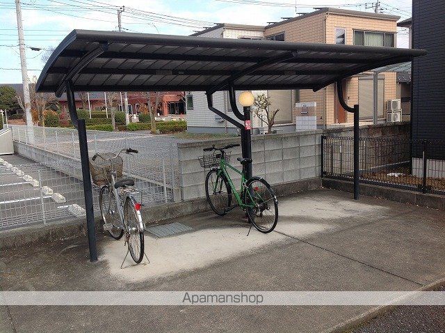 レオパレスパークサライの玄関写真