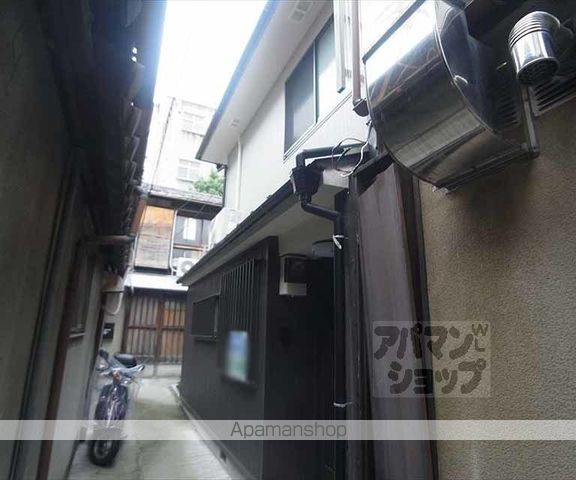 京都市烏丸線 丸太町駅 徒歩7分 2階建 築57年の外観写真
