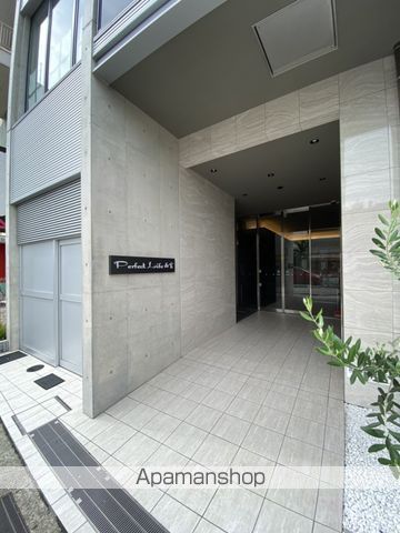 コンフォリア西宮の玄関写真