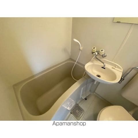 CROWN M&Kの内装写真
